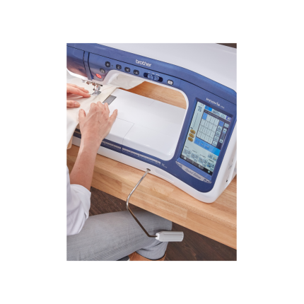 Machine à coudre et broder Brother Innov-is V5LE | 652 points & 224 motifs